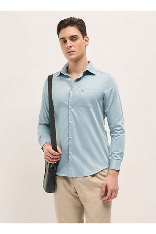 Men's Light Blue Tailored Fit Solid Formal Shirt for Every Occasion