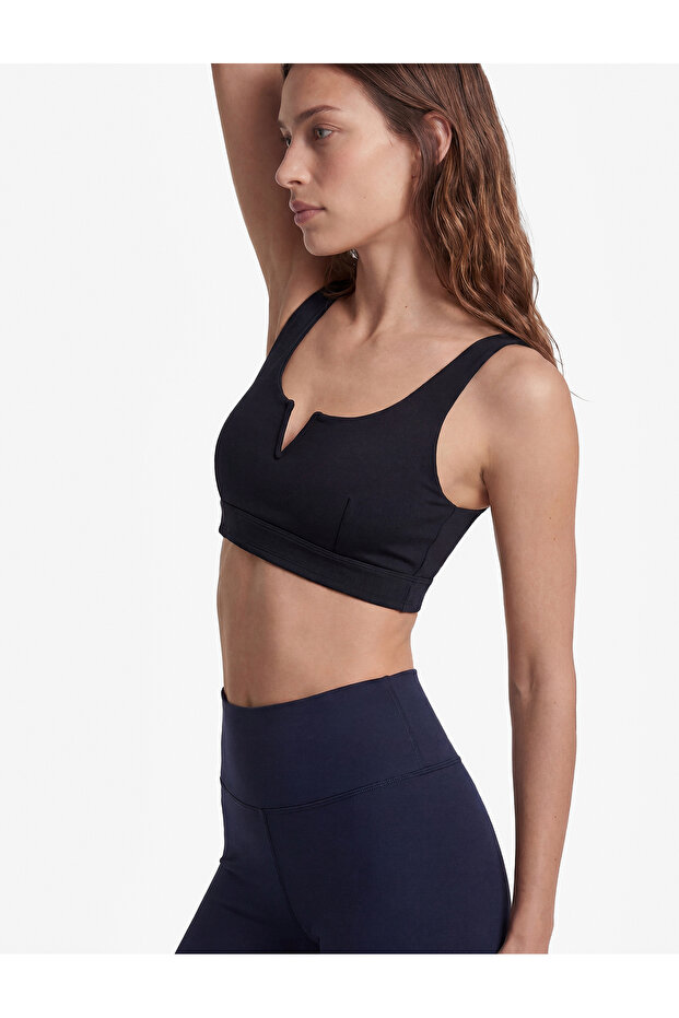 Slim Fit V-Neck Sleeveless Covered Sports Bra