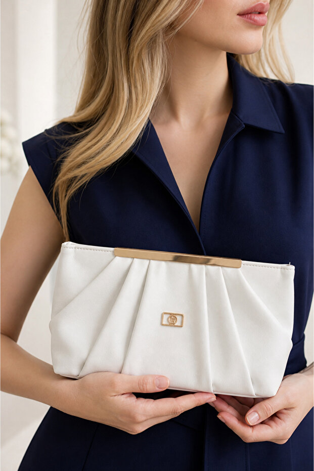 Women's White Clucht Chain Hand and Shoulder Bag - Evening Bag
