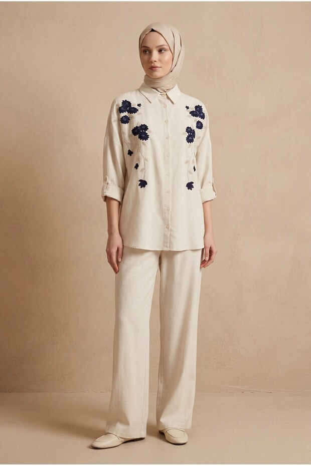 Oversize Linen Set with Embroidered Stones