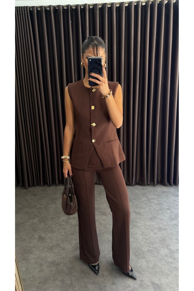 Women's Top and Bottom Set Stylish Vest and Pants Two-Piece Set with Button Detail