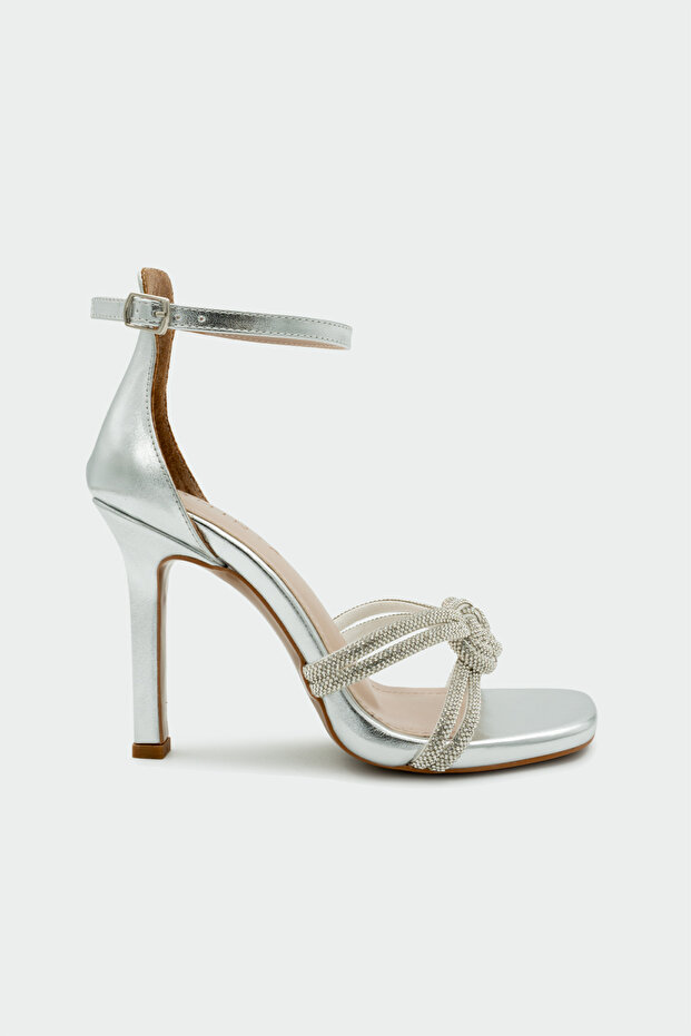 Guide Stone Knot Detailed Women's Silver Heeled Shoes