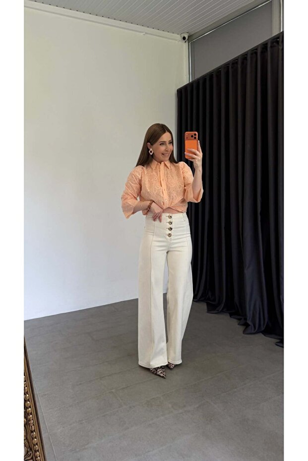 Aura Gold Buttoned Jean Ecru
