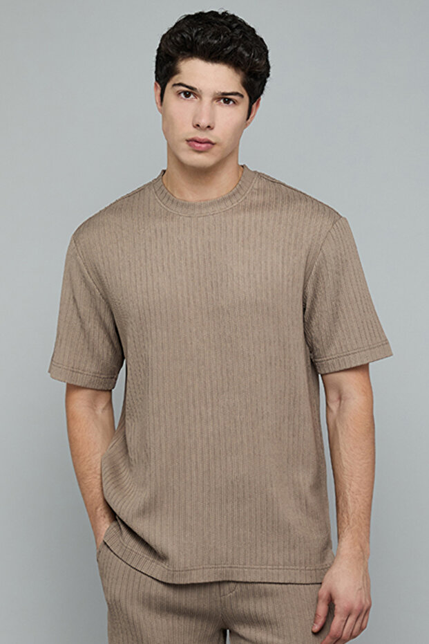Textured T-Shirt with Crew Neck and Short Sleeves
