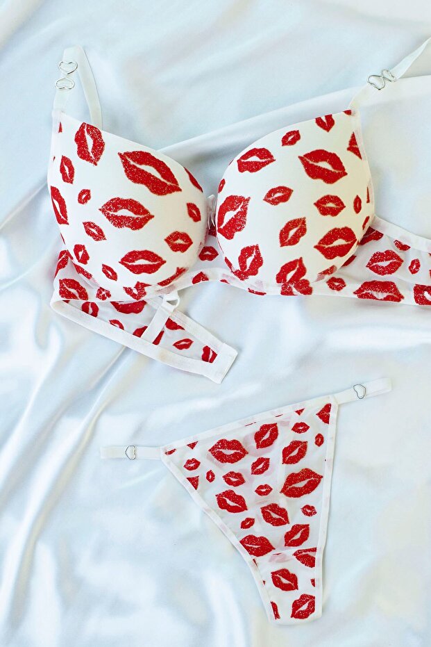 طقم حمالة صدر مدعمة بنمط Kiss Pattern بلون إكرو