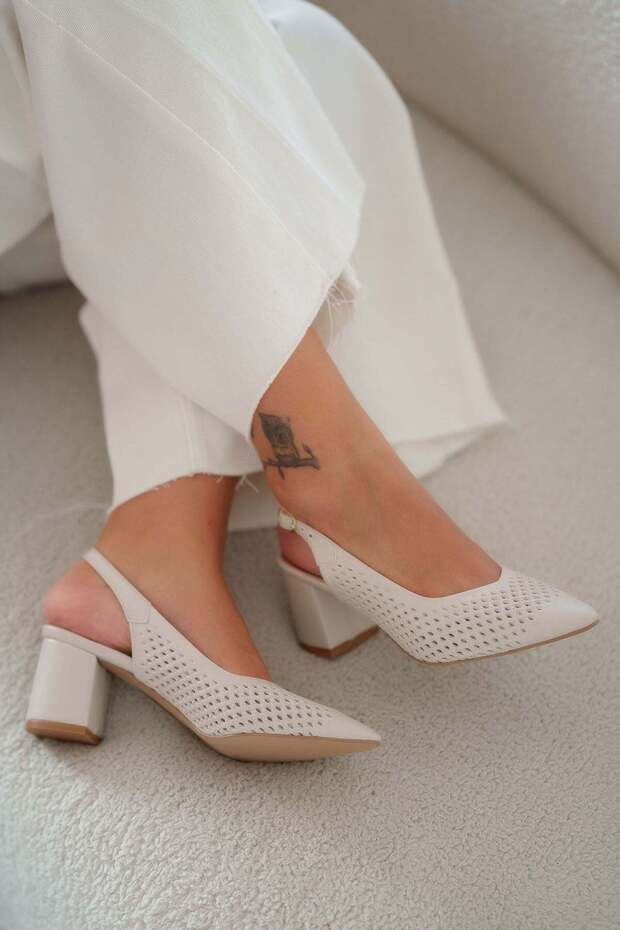 Siwon Women's Leather Heeled Shoes Beige