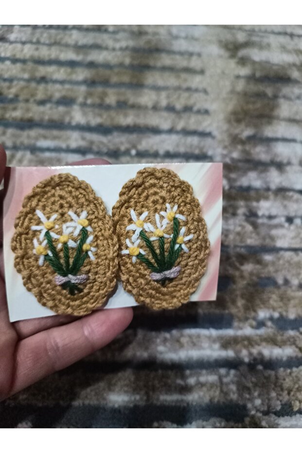 Amigurimi Hand-Knitted Buckle