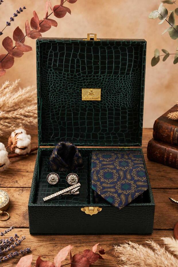 Green Men's Gift Box - Tie with Handkerchief, Cufflinks, Tie Clip Kmk253