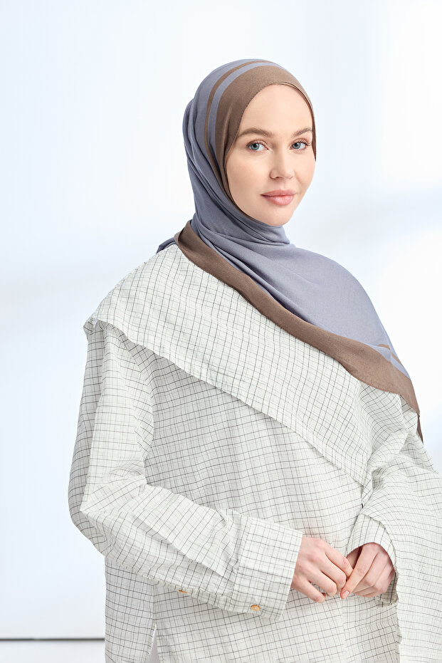 Elegant Harmony Frame Pattern Shawl - Sky Blue
