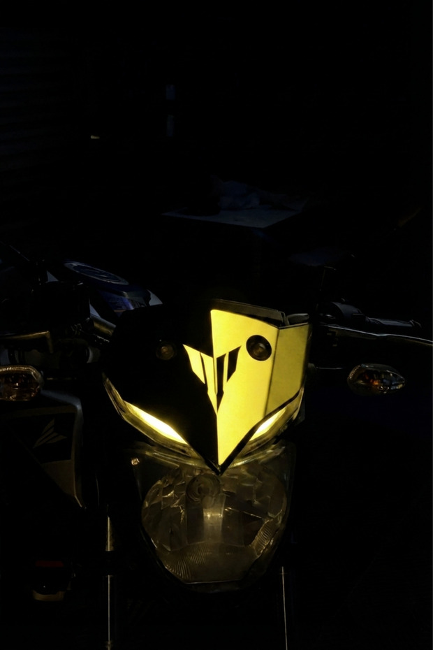 Mt Logo Head Detail Reflective Sticker (Glows in Night Flash) for Yamaha Mt-25
