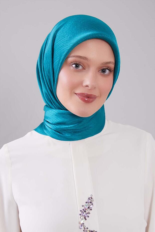 وشاح جانجان باللون الأخضر المائي