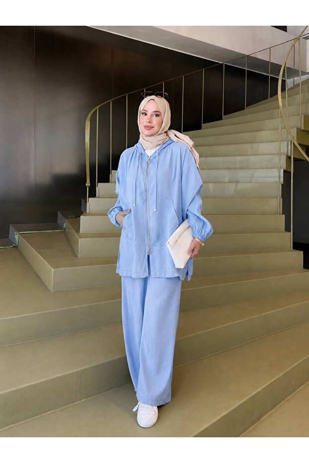 طقم مزدوج بغطاء رأس وسحاب باللون الأزرق