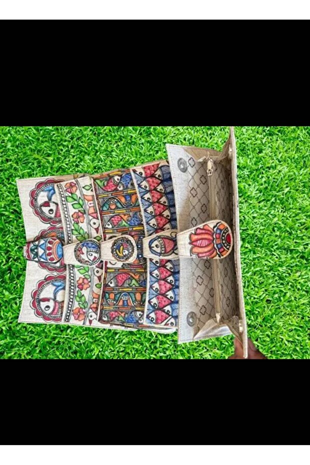 Indian Madhubani-Painting Hand Clutch-Buckle