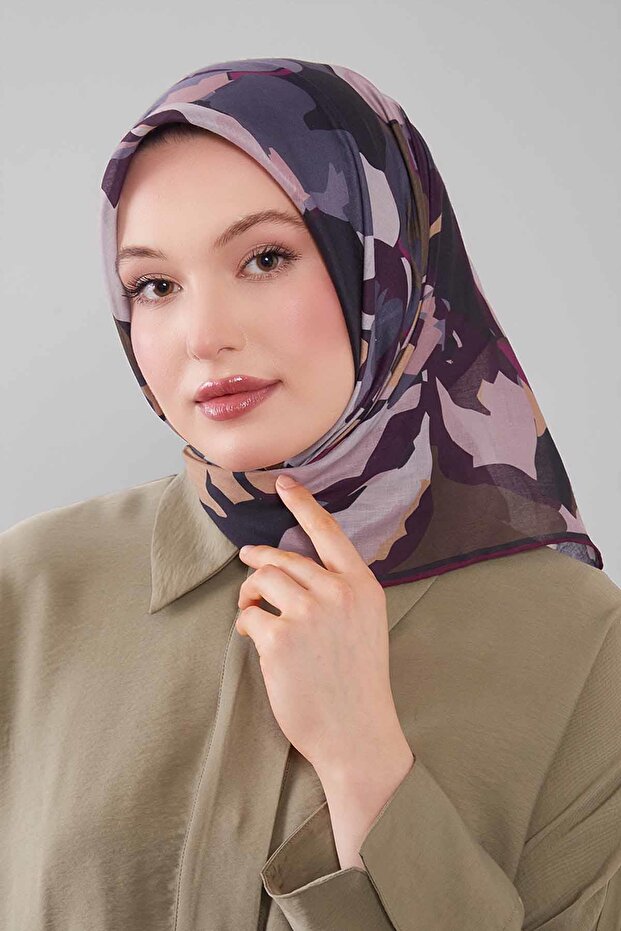 وشاح حرير قطني بنمط مختلط باللون الأصفر