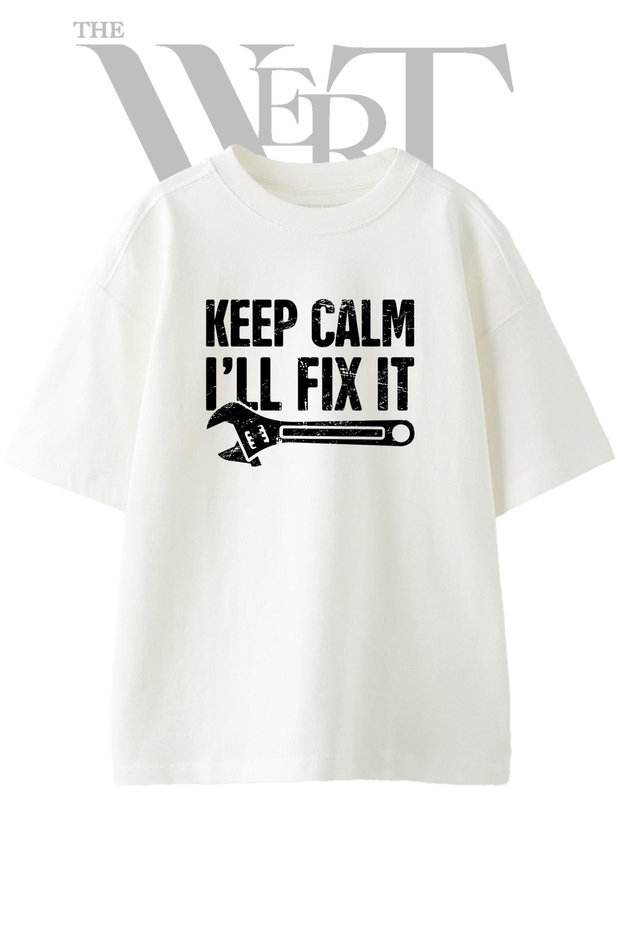 تي شيرت أبيض كبير الحجم مطبوع عليه تصميم Wrench Fixit للجنسين
