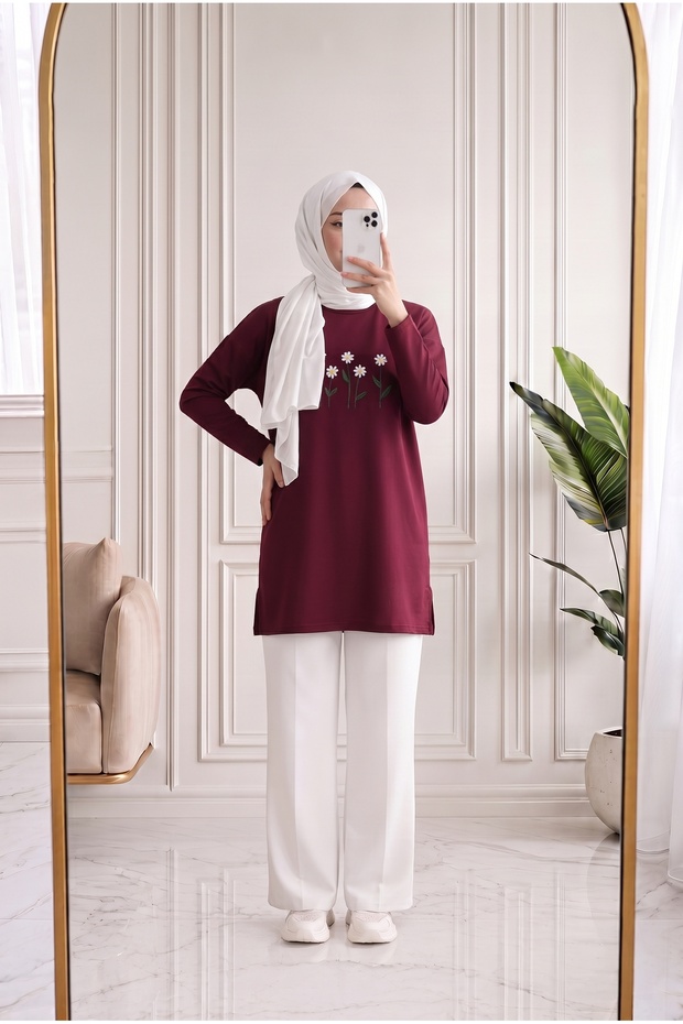 Laleay Elegant 5 Daisy Embroidered Blouse-Ss13148 Burgundy