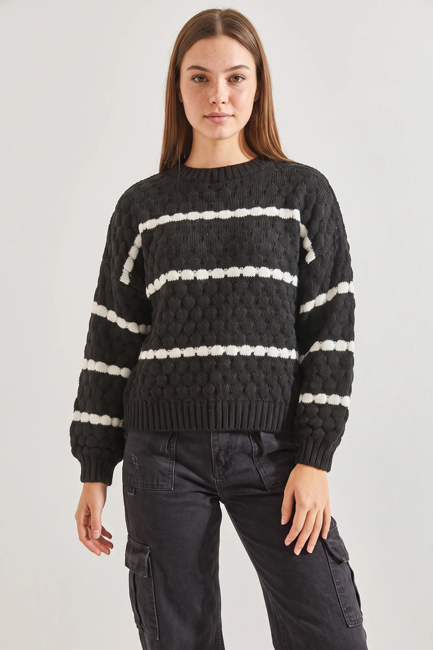 Women's Striped Balloon Sleeve Honeycomb Knitted Black and White Sweater