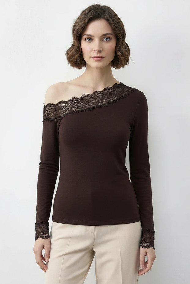 Women's Lace Detailed Madonna Collar Bitter Brown Blouse