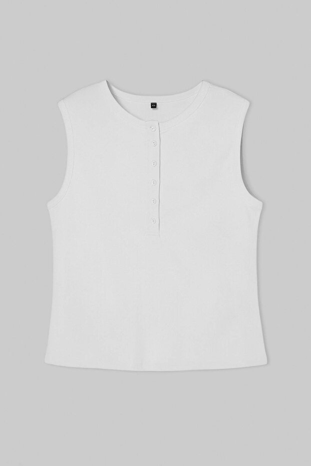 Beyaz Crop Boy Düğmeli Bisiklet Yaka Büyük Beden Atlet  TBBSS26CV00019 - 4