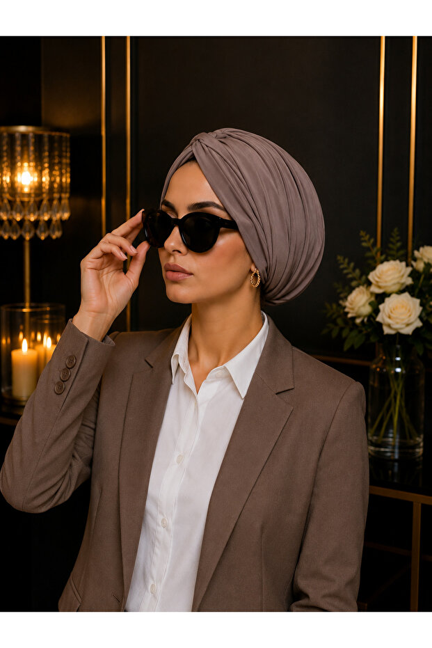 ملابس الحجاب من Meryemcebone بلون المنك على الوجهين