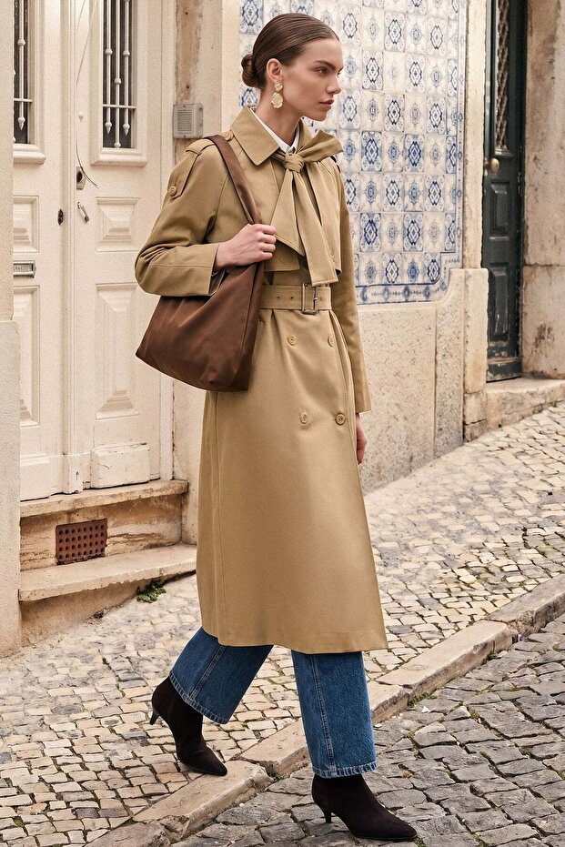Water-Repellent Feature Trench Coat with Cape and Scarf Detail Kamel 6830