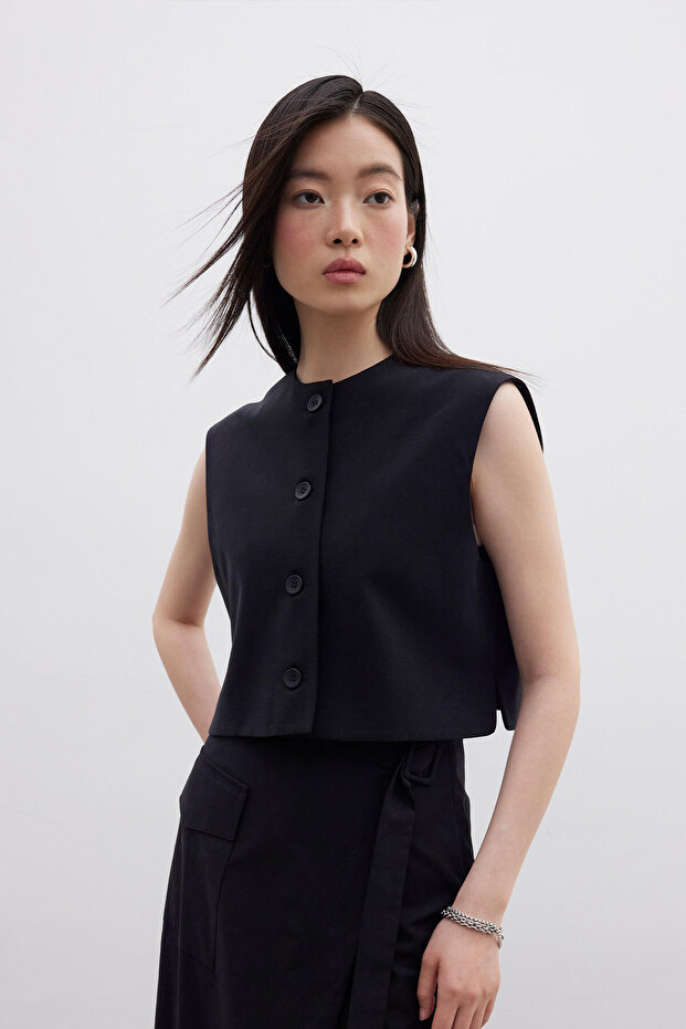 Black Short Vest - Front Buttoned