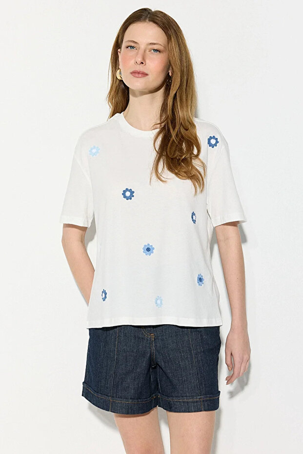 Floral Embroidered Relaxed Fit Cotton T-Shirt - White