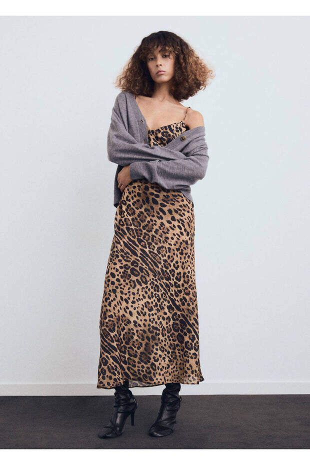 Leopar desenli sırtı açık elbise - 2