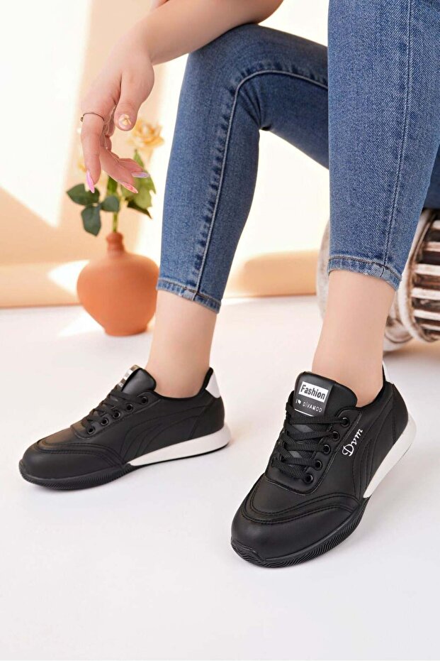 Dvm 5600 Black and White Memory Foam Women's Sneakers