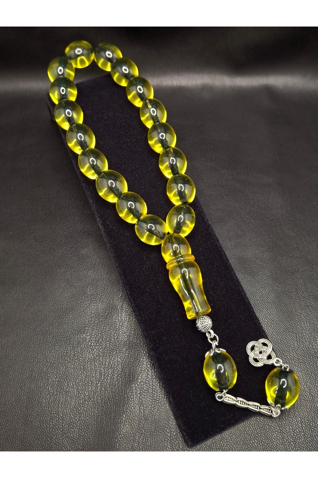 Special Black and Yellow Color Cask Cut 17-Piece Mascot Model Glass Prayer Beads