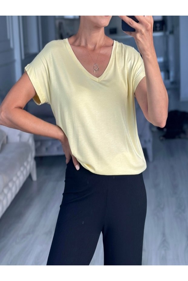 V-Neck Basic Tee