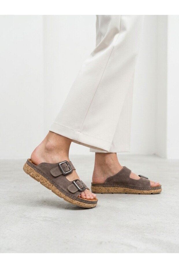 1079 Y-M 200 Double Buckle Genuine Leather Leather Mu Soft Sole Women's