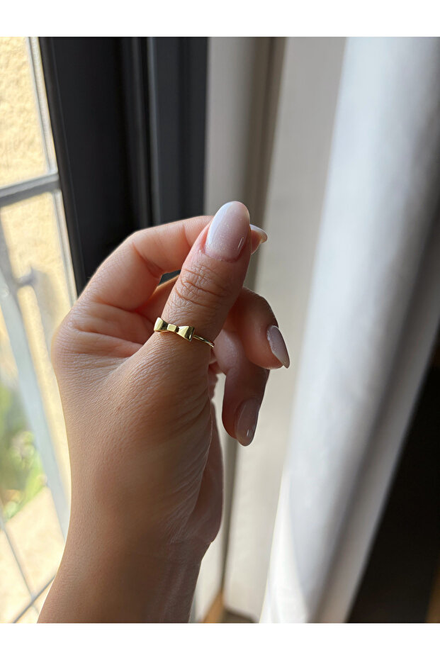Big bow ring