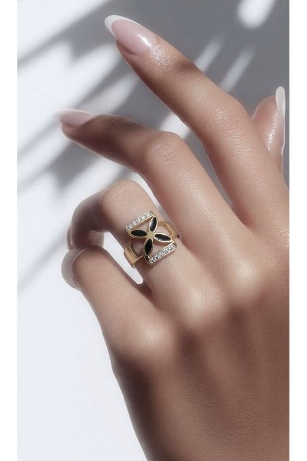 Number 9 Zircon Stone Patterned Luxury Ring
