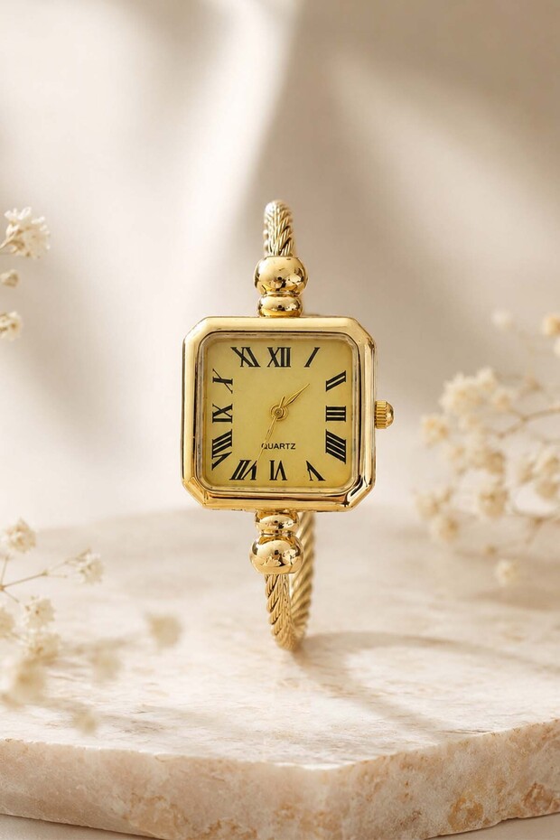 Besce Gold Roman Numeral Women's Wristwatch – Vintage Square Case Elegant Steel Bracelet Design Quartz Watch