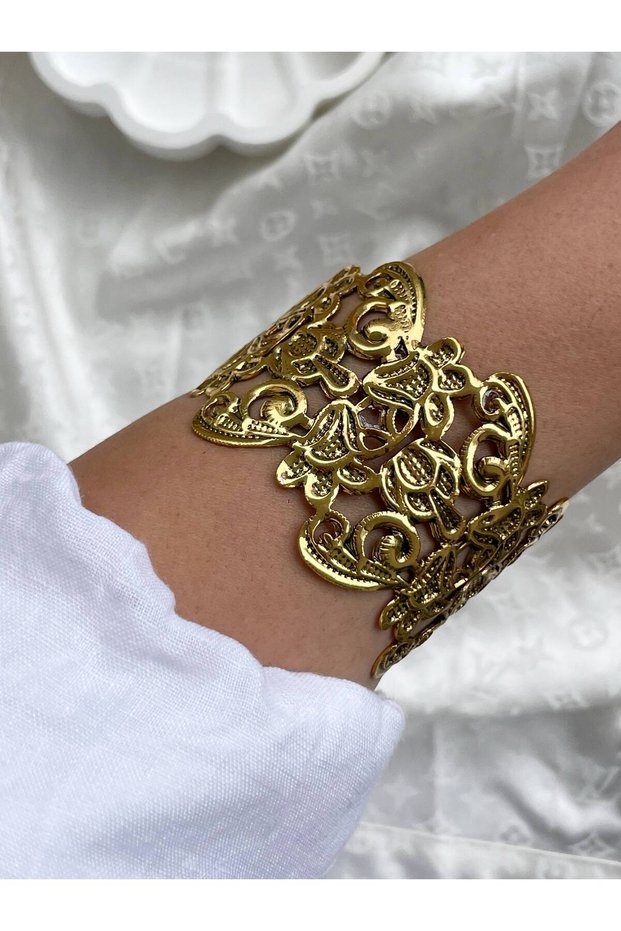 Steel Special Design Trend Fashion Model Women's Handcuff Bracelet