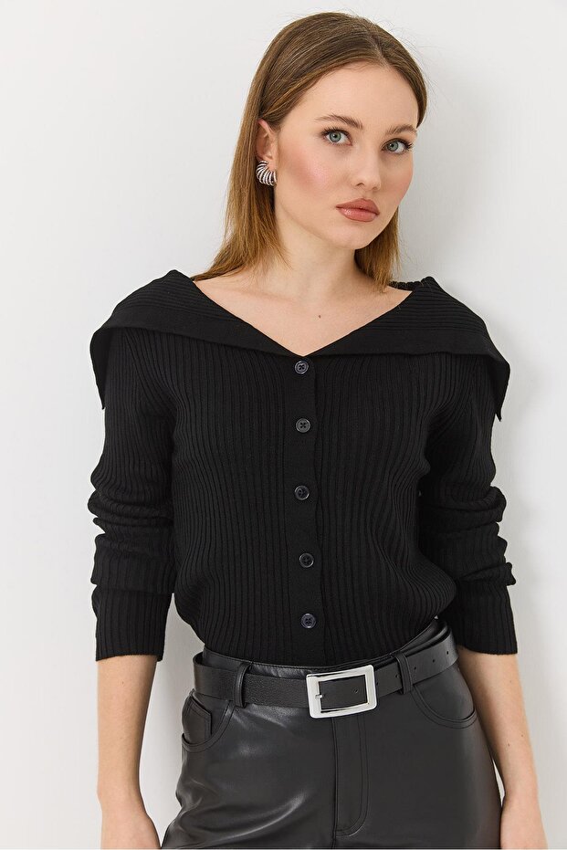 Madonna Collared Buttoned Knitwear Cardigan Black
