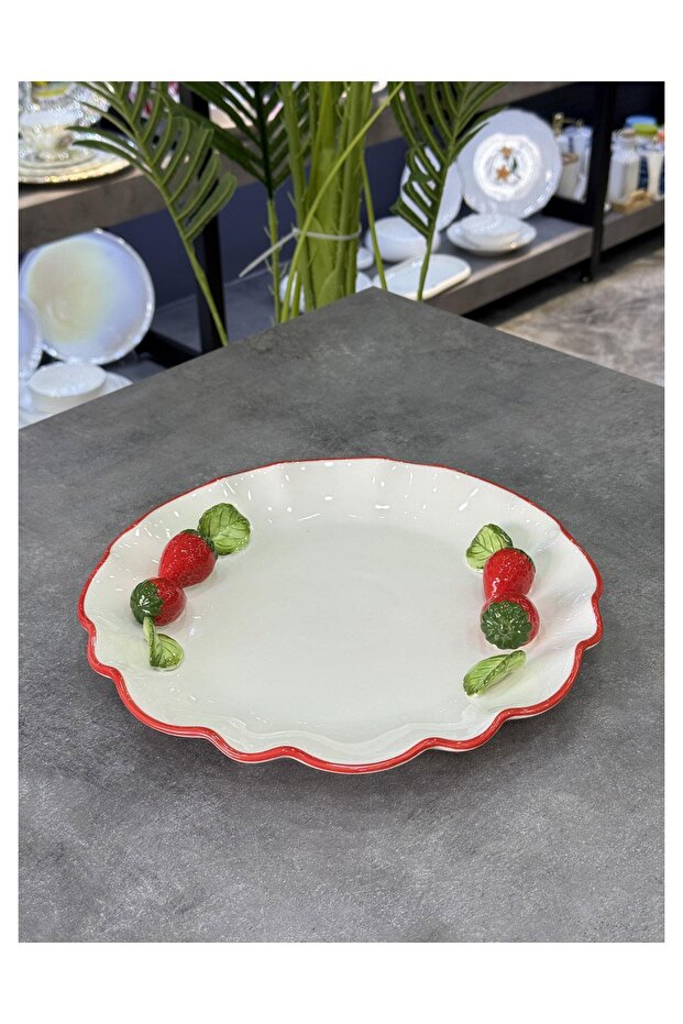 Italian Style Round Retro Strawberry Round Serving