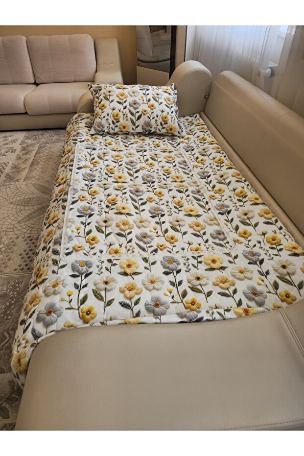 Surprise Pillow & Guest Pike Set with Floral Pattern - 4 Pieces