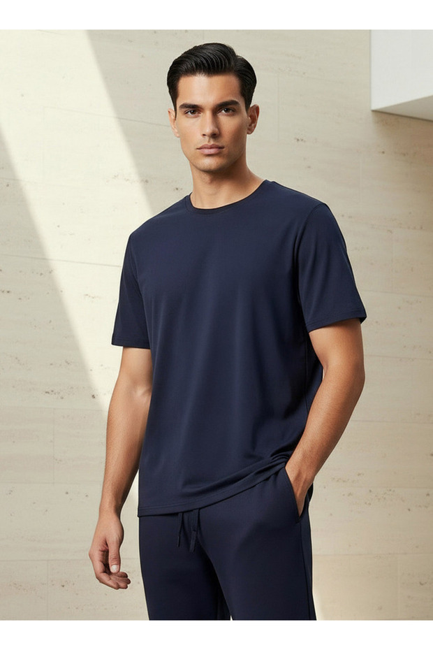 تي شيرت رجالي من Love Pangolin
