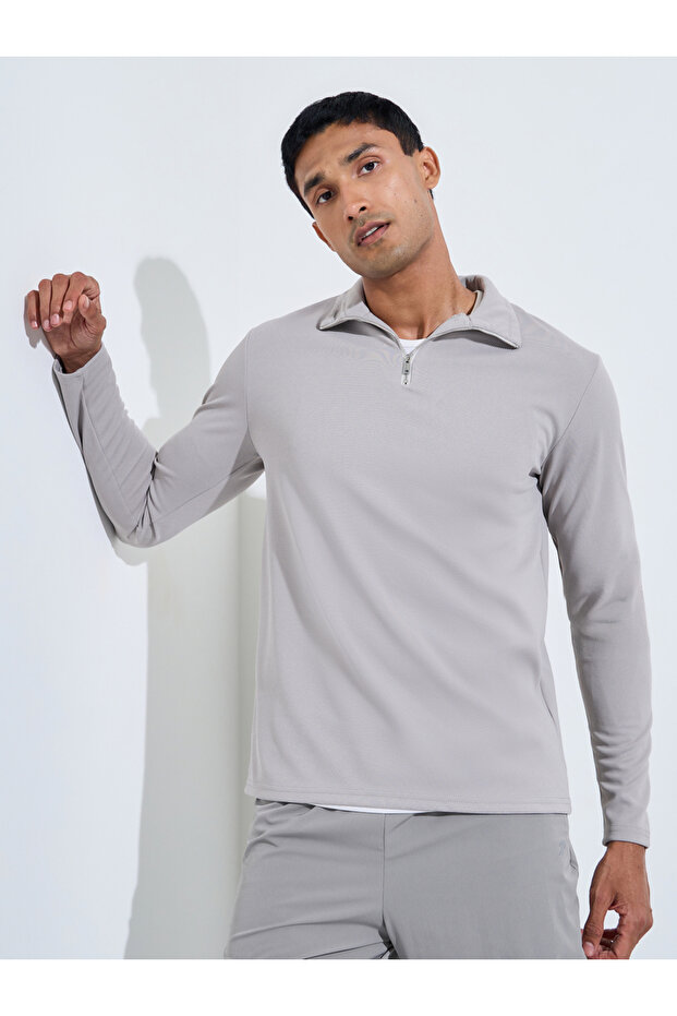 Men Grey Textured Quarter Zip Sweatshirt
