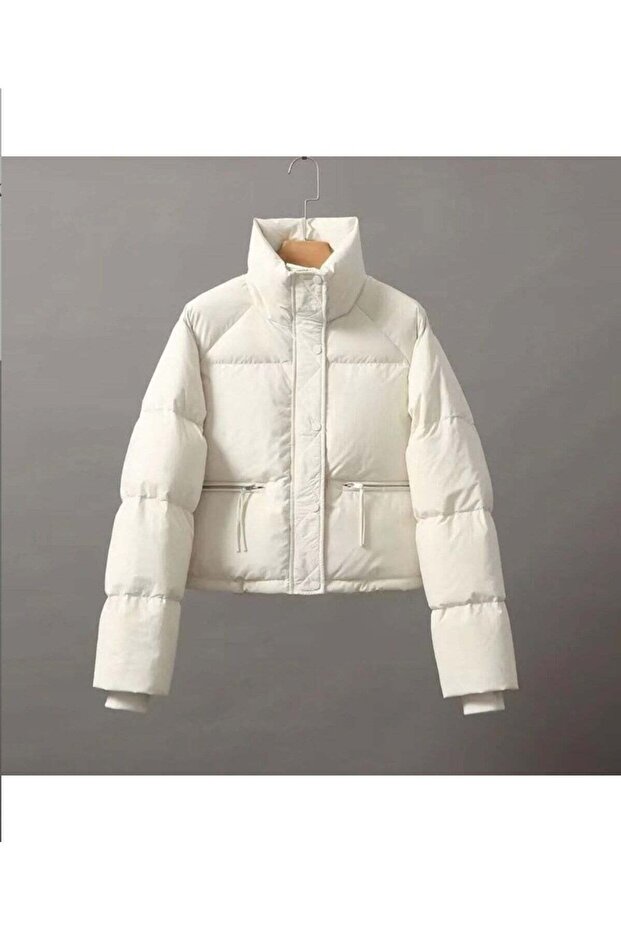 H16.Women's Zippered, Snap-Fastened Coat