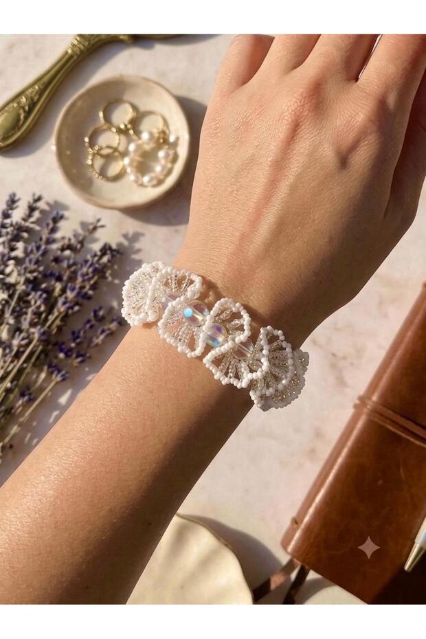 Thermal Quartz Stone Ruffled Bride Girl Lace Model Bead Bracelet