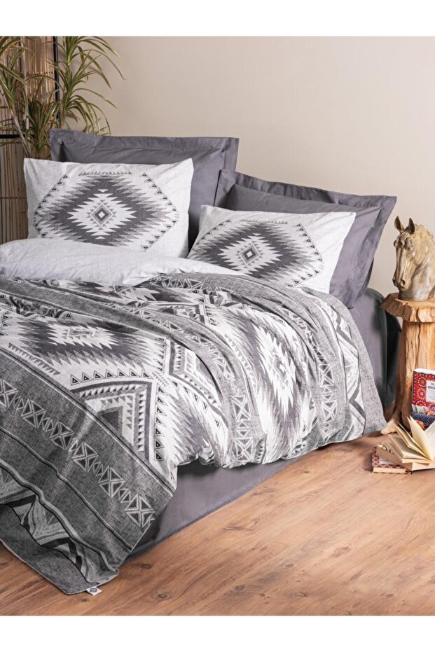 طقم غطاء لحاف فردي عرقي من ديلوس أنثراسايت