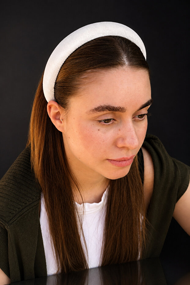 Bym404 Minimal White Velvet Women's Hair Crown Daily Elegant Soft Accessory