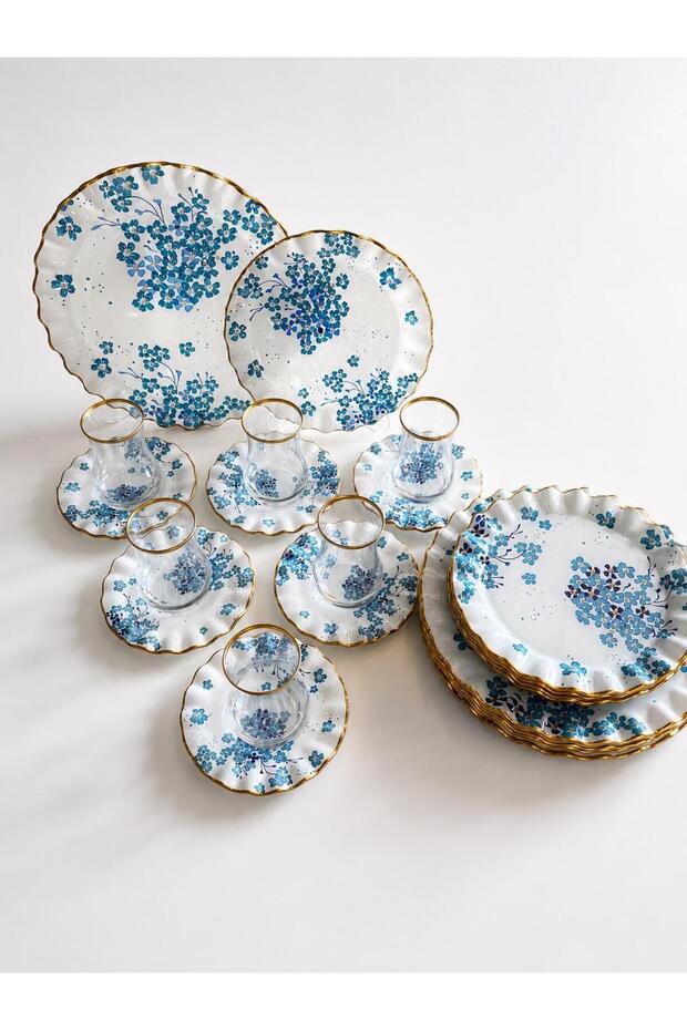 Blue Flower 24-Piece Breakfast Set.