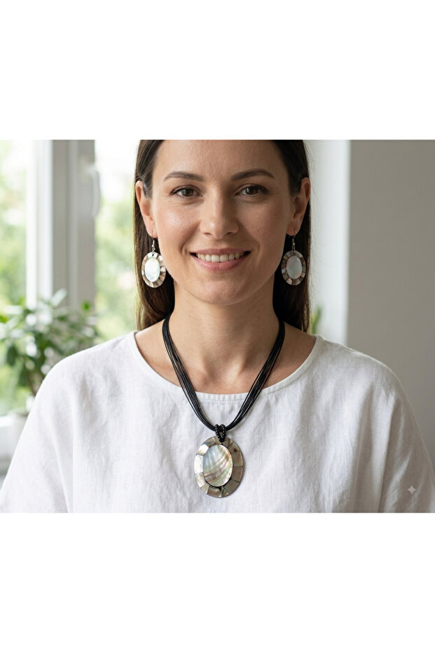 Design Necklace Earring Set