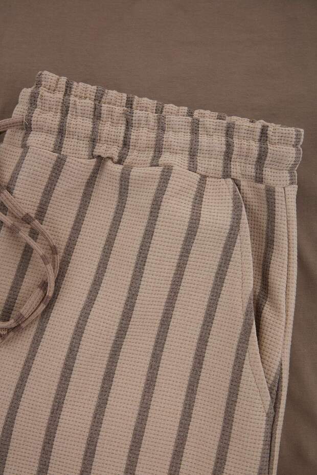 Bej-Vizon Büyük Beden Regular Fit Çizgili Örme Şortlu Pijama TakımıTMNSS26AI00007 - 4