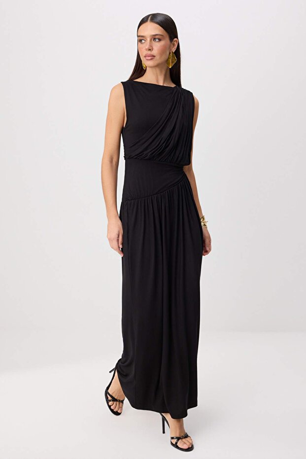 Siyah Büzgü Drape Detaylı Kolsuz Maxi Abiye & Mezuniyet Elbisesi TPRSS26AE00224 - 2