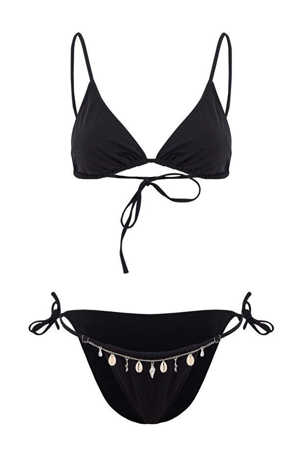 Siyah Üçgen Kaplı Aksesuar Detaylı Normal Bel High Leg Bikini Takımı TBESS26BT00176 - 5